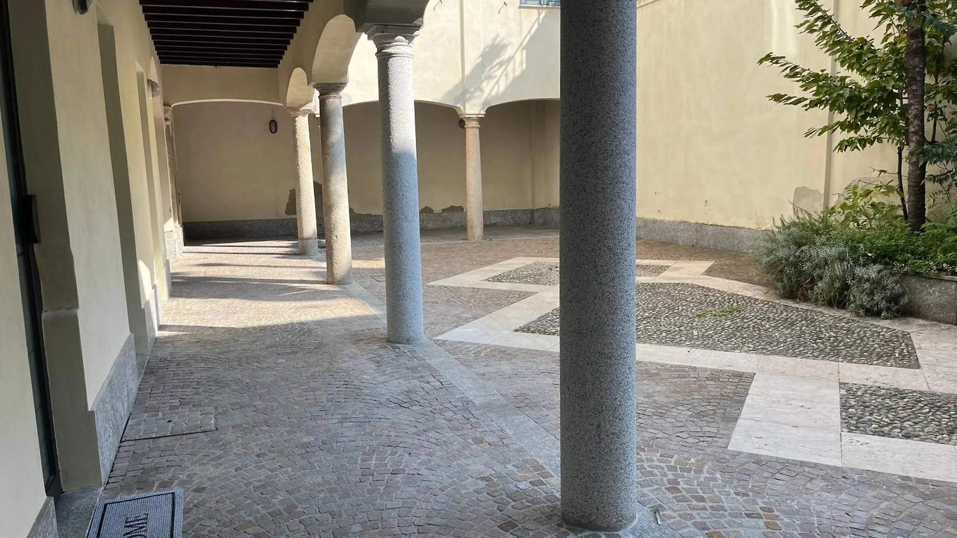 Loft Matteotti - Studio In Centro Busto Arsizio 0*,  Italia